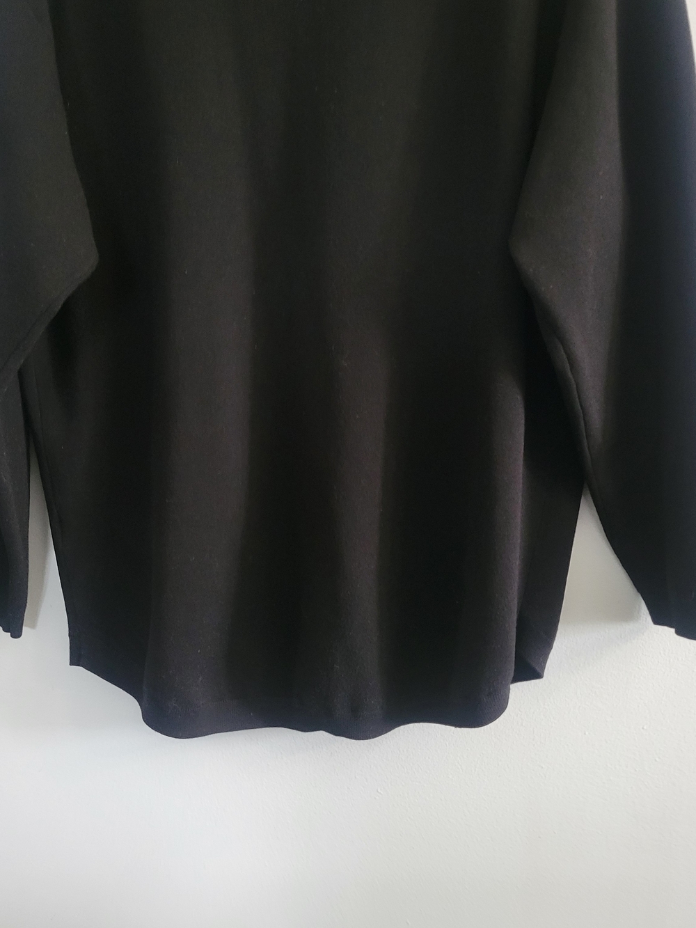 ARITZIA Wilfred Free Ronnie Sweater Sz M Button-Front Minimalist Quiet Luxury - Picture 6 of 14